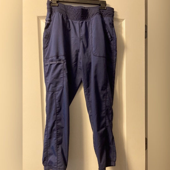 Women’s Navy Cherokee Revolution Scrub Pants - M petite (best for 5’ or under) - Picture 1 of 6